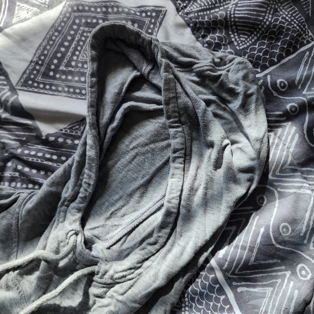 Reebok Gray Sleeveless Lightweight Hoodie - Picture 6 of 6